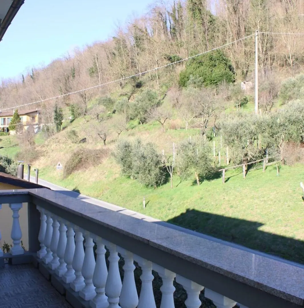 Casa Vacanze Rosa Barga Italy